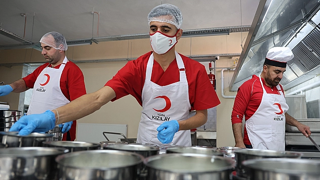 Türk Kızılay Elazığ Şubesi'nden 200 ihtiyaç sahibine sıcak yemek
