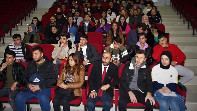 Türkiye'de ilk defa iletişim fakültesinde işaret dili eğitimi verildi