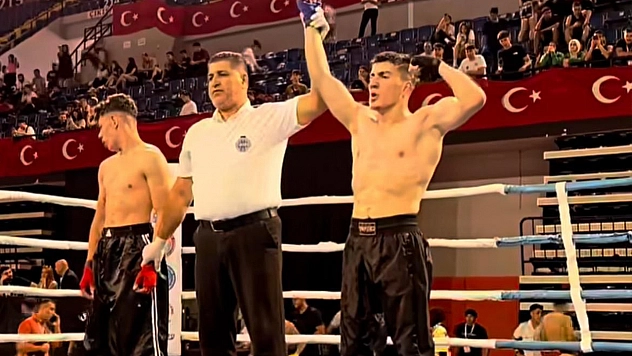 Türkiye Kick Boks Şampiyonası'ndan Elazığ'a madalya yağmuru