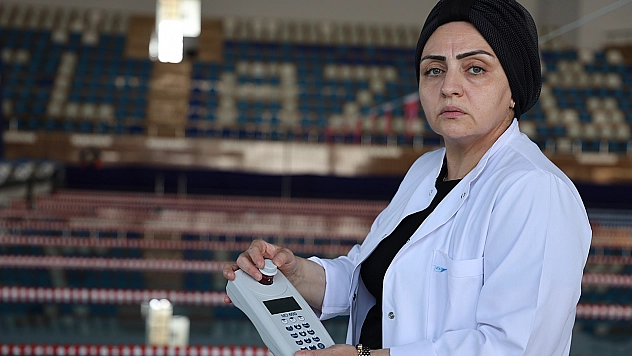 Türkiye'nin tek kimyageri Elazığ'daki havuzlarda görev yapıyor