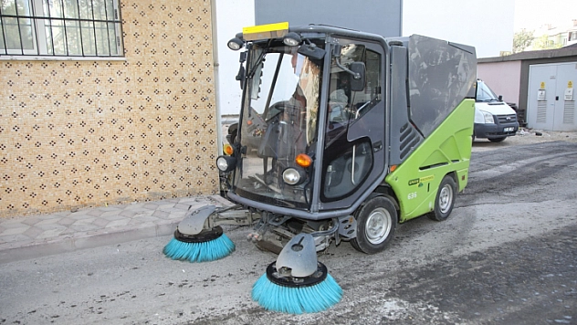 Üniversite Mahallesi'nde Kapsamlı Temizlik Çalışması
