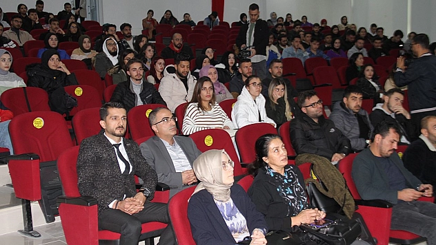 Üniversite öğrencilerine 'bağımlılıkla mücadele' konferansı