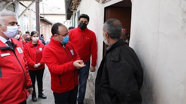 Vali Erkaya Yırık'tan mahalle ziyareti