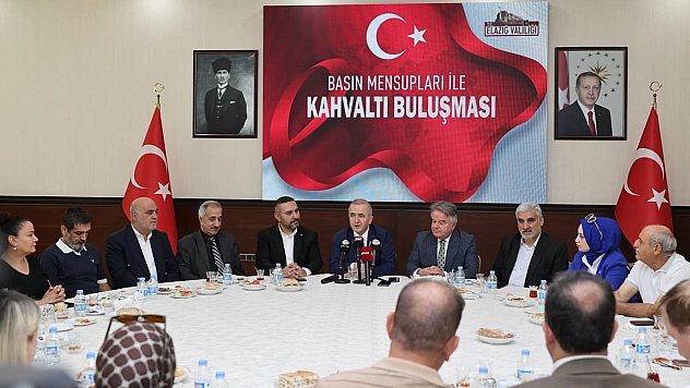 Vali Hatipoğlu gazetecilerle buluştu