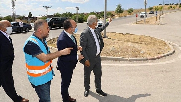 Vali Yırık, trafik kazası olan bölgelerde incelemelerde bulundu