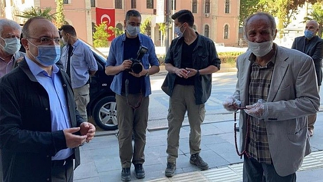 Validen gönüllere dokunan hareket, hepsini satın aldı evine gönderdi