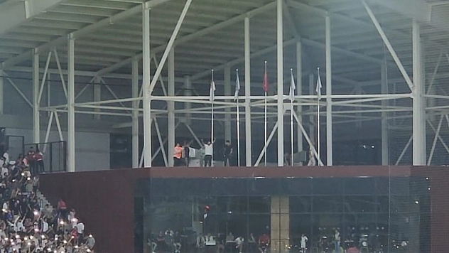 Vanspor Bayrağını İndiren ve Yan Hakemi Yaralayan Şahıslar Yakalandı