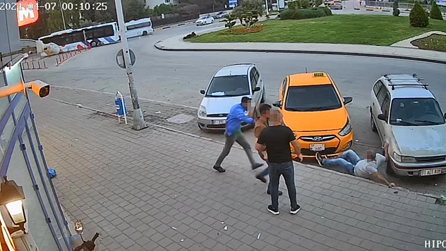 'Yan Baktı' Diye Darp Edip Kaçtılar