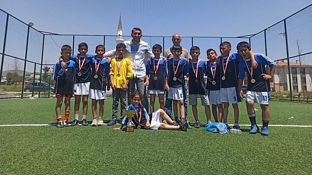 Yazıkonak'ta Öğrenciler Futbol Turnuvasıyla Eğlendi