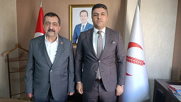 Yeniden Refah Partisi Elazığ'da Nisan Mesaisi: Yeni Meclis Üyesine Rozet Takıldı