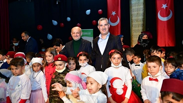 Yeşilyurt Belediyesi erdem okulu öğrencilerinin 'istiklal marşı' etkinliği büyük beğeni topladı