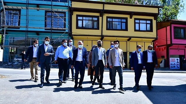 Yeşilyurt'ta estetiği bozan 126 binaya restore edildi