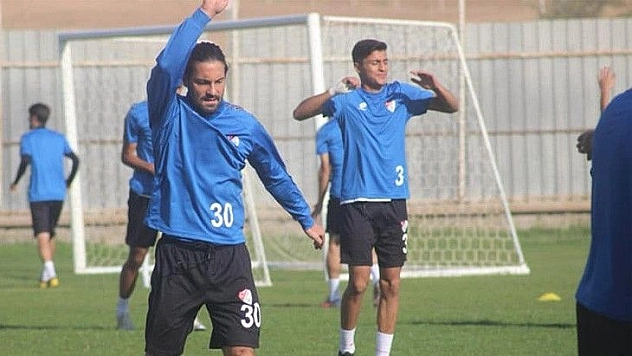 Yiğitcan Erdoğan yuvada kaldı