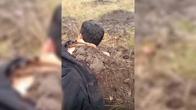 Yıldırımın Çarptığı Çocuklarını Toprağa Gömerek Kurtardılar