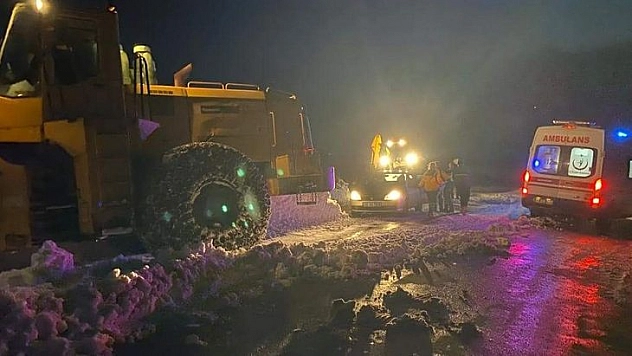 Yollar Kapandı, Ekipler Hasta Vatandaşa Ulaşmak İçin Seferber Oldu