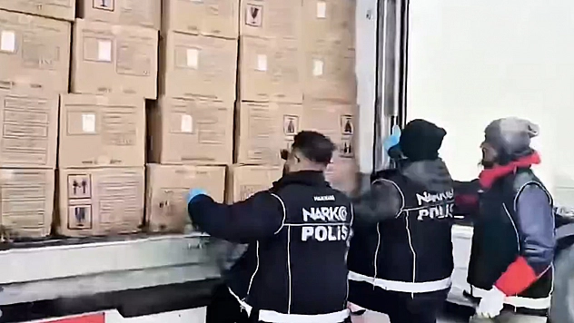Zehir tacirlerine darbe: 211 Kilo uyuşturucu yakalandı