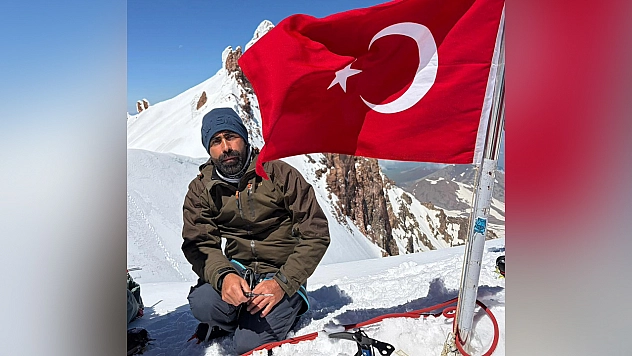 Zirvede Elazığ gururu