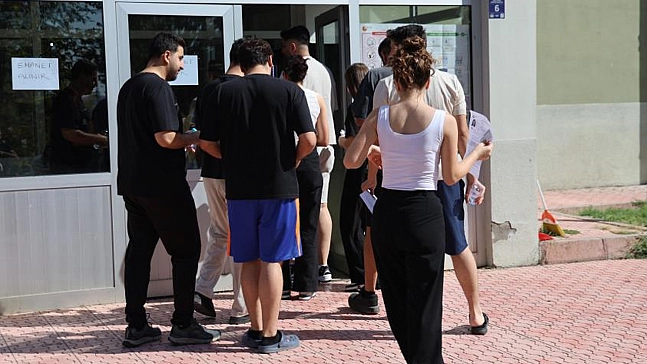Elazığ'da KPSS heyecanı: Binlerce aday ter döktü