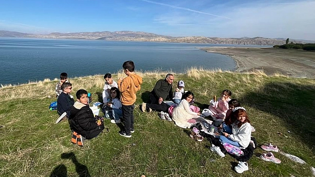 Minik öğrenciler kuş gözlemi ve tabiat eğitimine katıldı