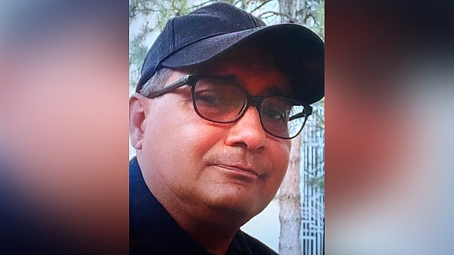 Şüpheli ölüm: 55 yaşındaki adam evinde ölü bulundu