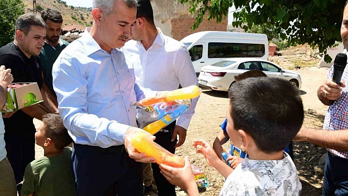 'İyilik Makası' projesi depremzede çocuklara umut aşılıyor