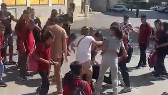 12 yaşındaki çocuğa 10 kişi saldırdı