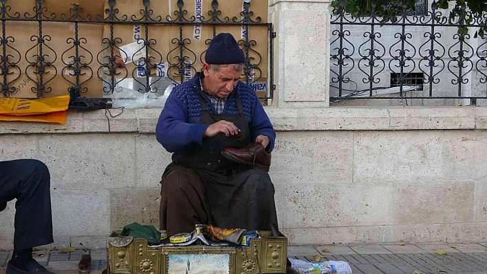 13 yaşında başladığı mesleğine emekli olduktan sonra geri döndü