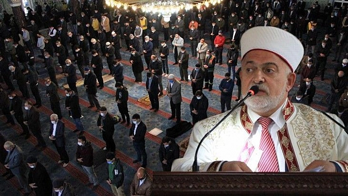 15 aydır kapalı olan cami, cuma namazıyla açıldı, duygulu anlar yaşandı