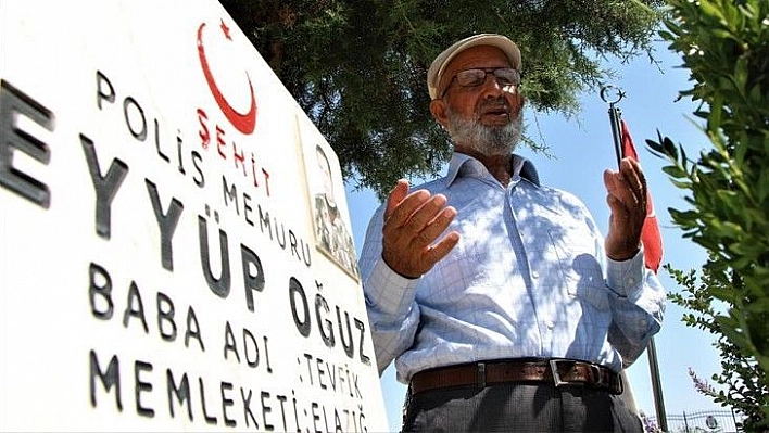 15 Temmuz şehidinin babası: 'Önce inançları sömürüyor, ardından kendi emellerini gerçekleştirmeye çalışıyorlar, FETÖ de öyle yaptı'