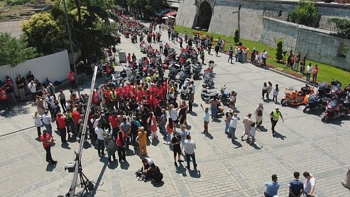 15 Temmuz şehitleri için 251 motosiklet ile saygı turu