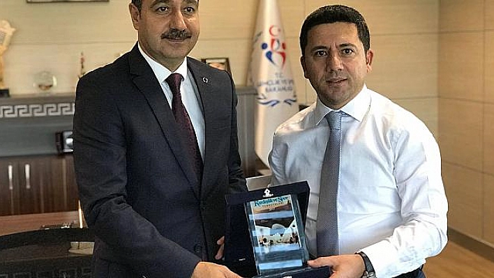 Bakanlıktan Elazığ GSİM'e plaket