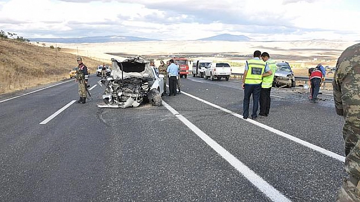 ELAZIĞ'DA FECİ KAZA:1 ÖLÜ, 10 YARALI