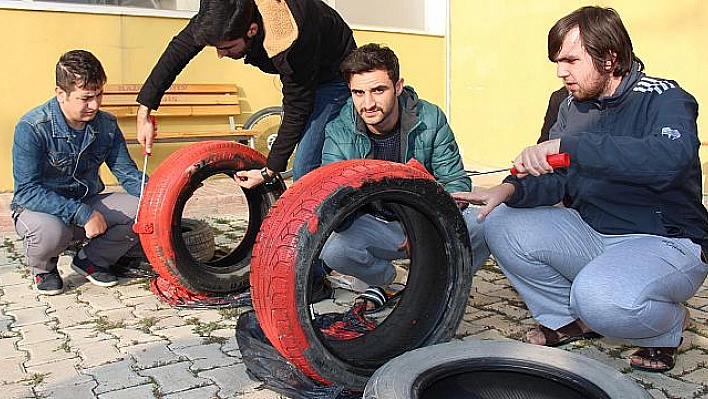 Çöpe gidecek lastiklerle yurtlarını güzelleştirdiler