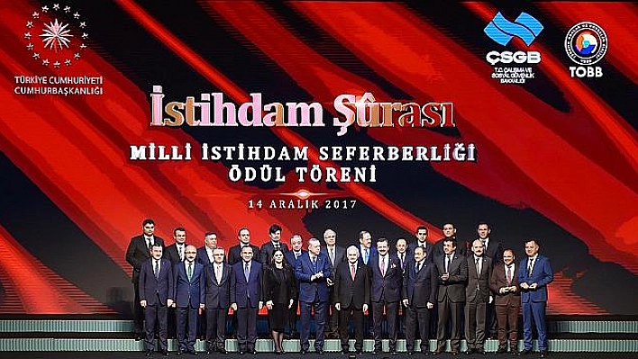 İSTİHDAM ŞAMPİYONLARI ÖDÜLLERİNİ CUMHURBAŞKANLIĞI KÜLLİYESİ'NDE ALDI