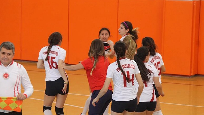 FIRAT ÜNİVERSİTESİ  VOLEYBOL TAKIMINA SALDIRI