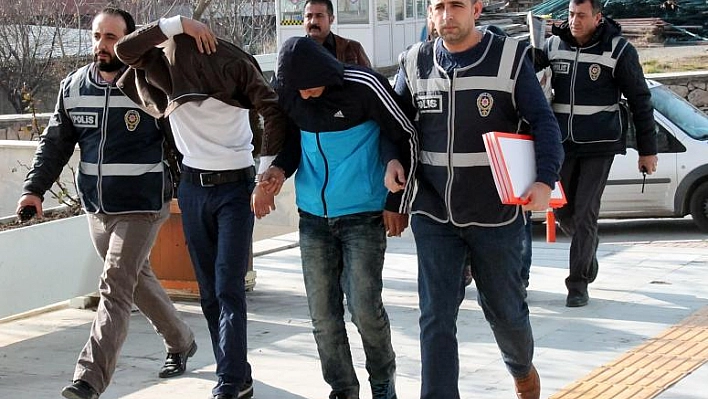 4 AYRI İŞ YERİNİ SOYAN 3 HIRSIZ TUTUKLANDI