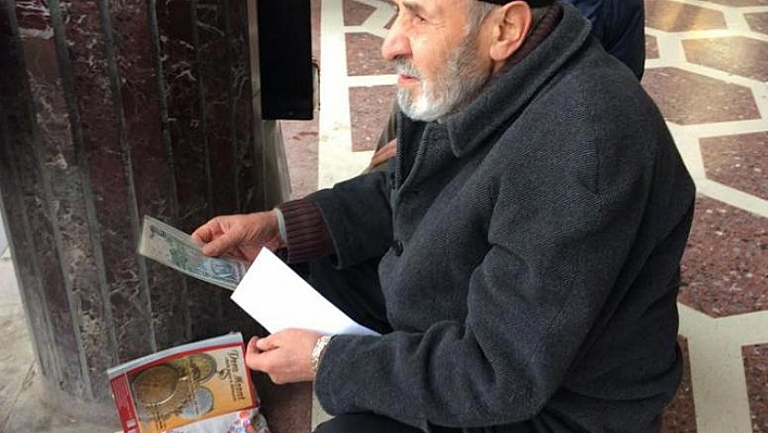 80 YAŞINDA ESKİ PARA SATARAK GEÇİMİNİ SAĞLIYOR