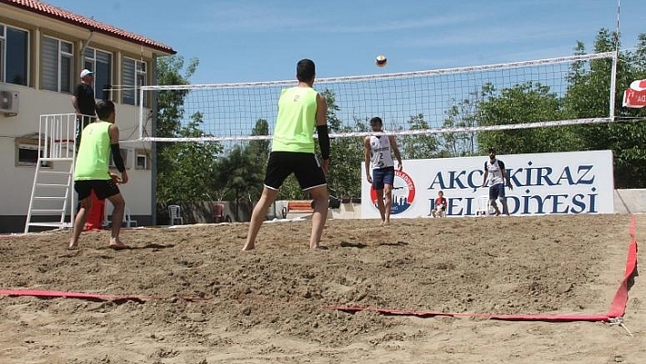 DENİZİ OLMAYAN BELDE'DE PLAJ VOLEYBOLU