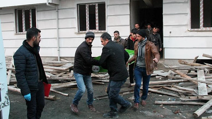 ISINMAK İÇİN KUTUDA YAKTIĞI KÖMÜR ÖLÜMÜNE NEDEN OLDU