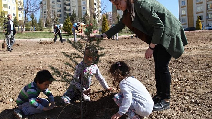 YEŞİL BİR GELECEK SENİN ELLERİNDE