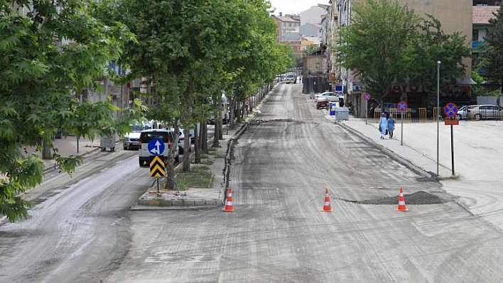 FİKRET MEMİŞOĞLU CADDESİ YENİLENİYOR