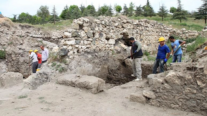 KALE HAMAMI KAZI ÇALIŞMALARINDA SONA GELİNDİ