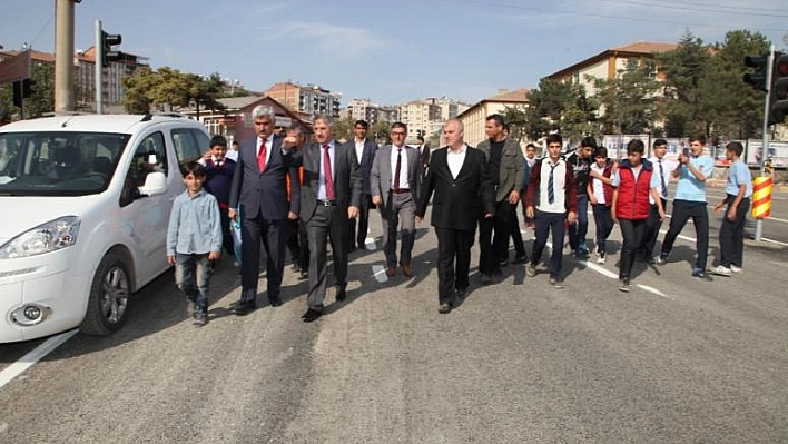 BAŞKAN YANILMAZ, NECDET DOĞAN CADDESİ'NDE İNCELEMELERDE BULUNDU