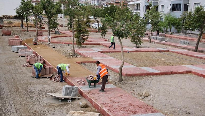 ELAZIĞ BELEDİYESİ'NDEN MAHALLELERE YENİ PARKLAR