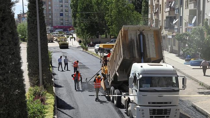 BULVAR, CADDE VE SOKAKLAR BAKIMDAN GEÇİYOR