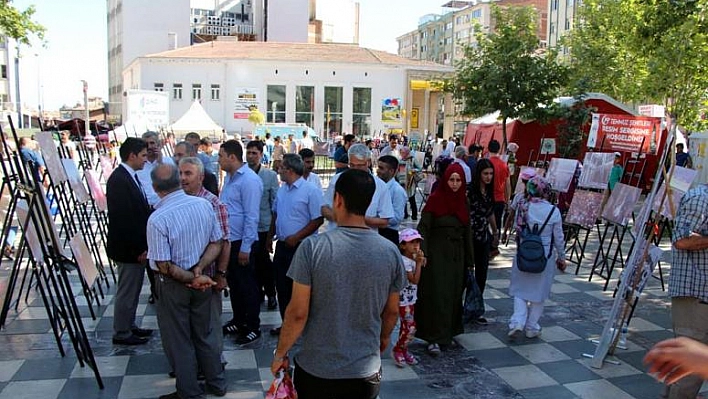 AA FOTOĞRAFLARIYLA 81 İLDE '15 TEMMUZ' SERGİSİ