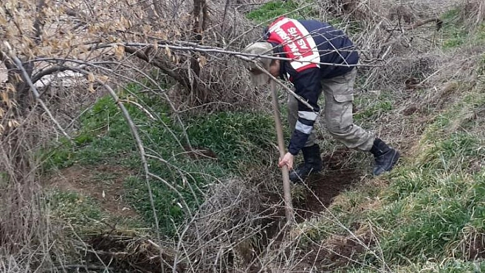 ELAZIĞ'DAKİ BABA CİNAYETİNDE 2 KARDEŞ TUTUKLANDI