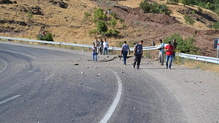 TUNCELİ-ELAZIĞ KARAYOLUNDA BOMBALI SALDIRI!