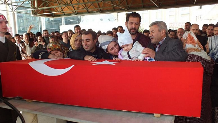 Elazığ Şehidini Son Yolculuğuna Uğurladı