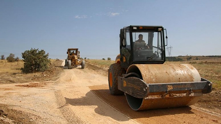 HARPUT'TA YOLLAR YENİLENİYOR